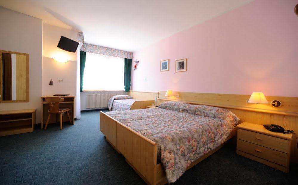 Alpine Touring Hotel-Petfriendly Pozza di Fassa Exterior foto